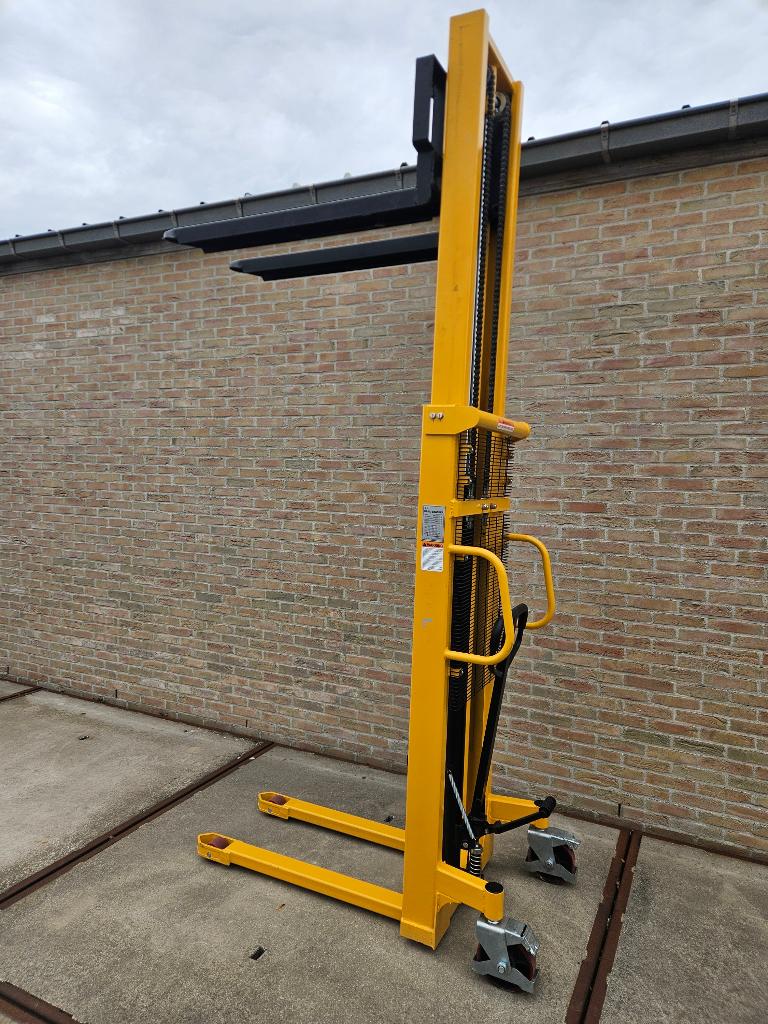 Stapelaar tot 2,5 meter hoog 1,84 meter hoog ongebruikt!!!, Ophalen of Verzenden, Nieuw
