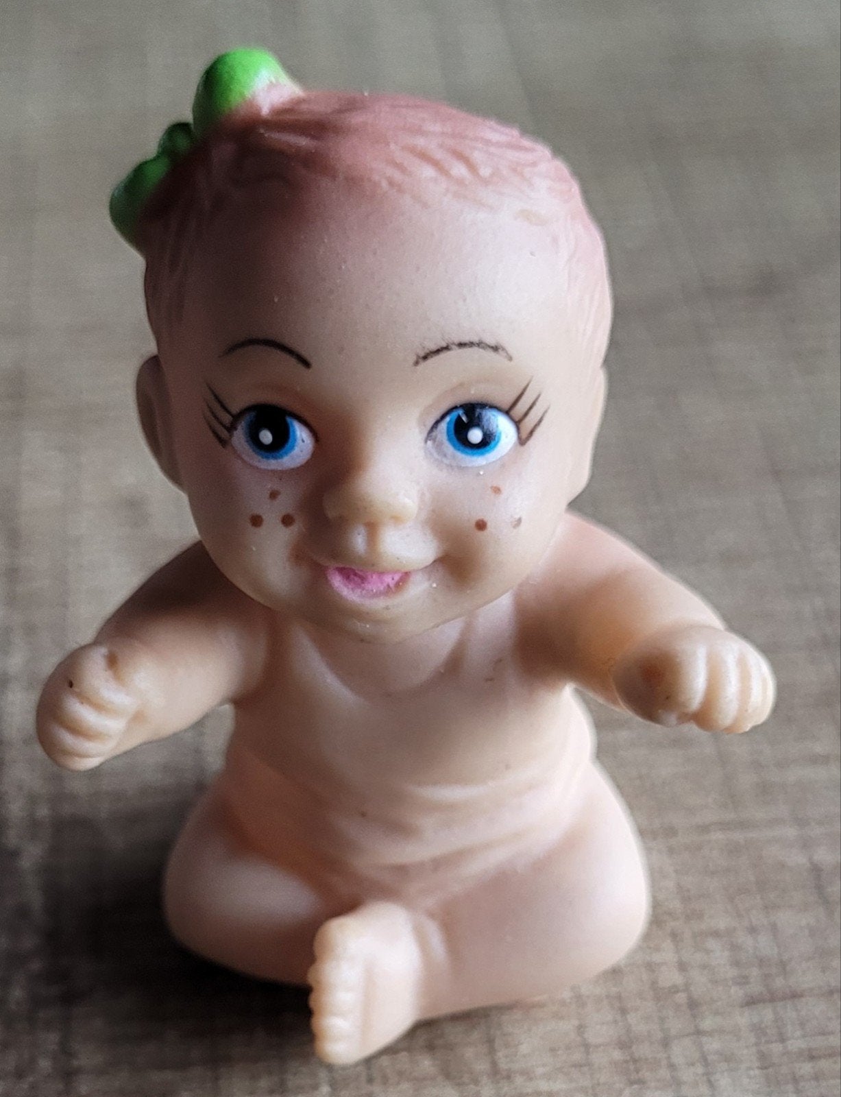 Babypoppetje (jaren '90), Ophalen of Verzenden, Zo goed als nieuw