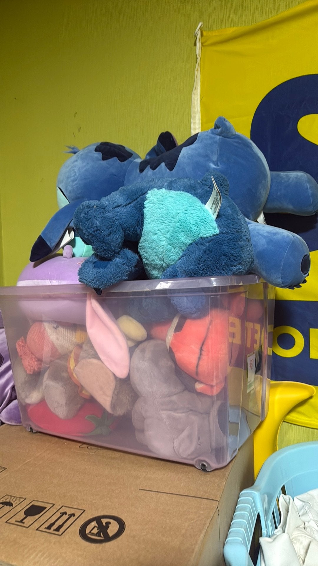 Doos met verschillende knuffels, Enfants & Bébés, Jouets | Peluches, Overige karakters, Comme neuf, Autres types, Multicolore