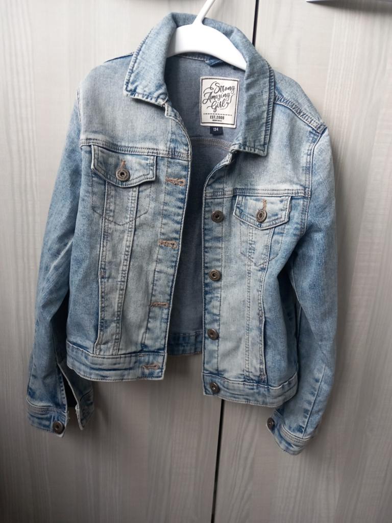 Jeans jasje meisje, Kinderen en Baby's, Kinderkleding | Kinder-zwemkleding, Ophalen of Verzenden, Maat 134, Meisje