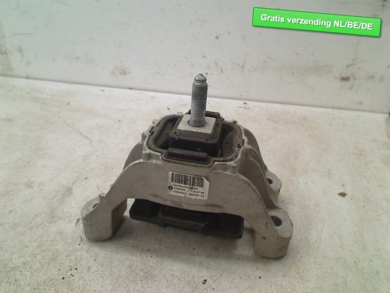 SUPPORT BOITE DE VITESSES Mini Mini (R56) (6784355), Autos : Pièces & Accessoires, Petuelring 130
80809  München, DE, Mini, Utilisé