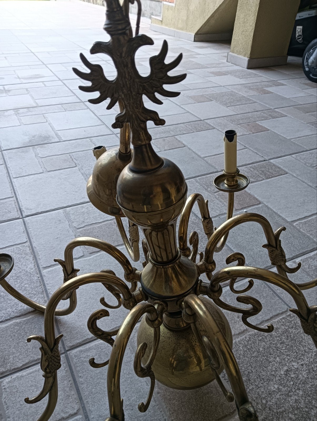 lustre en cuivre, Enlèvement