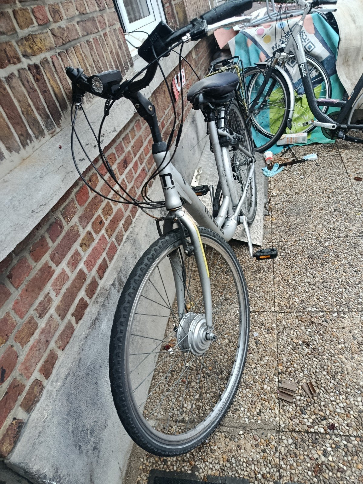 kleur grijs met zwart  merk minerva., Fietsen en Brommers, Ophalen, Zo goed als nieuw