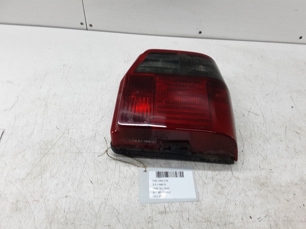 FEU ARRIÈRE DROIT Fiat Uno (146A / E) (01-1983/12-2006), Autos : Pièces & Accessoires, Mevr. I. Hauben, Utilisé, Fiat, Rue de l'Espoir 34 34
4030  GRIVEGNÉE, BE