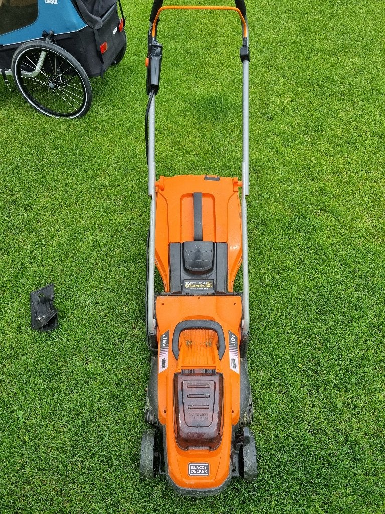 BLACK+DECKER 18V 33cm Grasmaaier, Ophalen, Gebruikt, Accu-grasmaaier, 30 t/m 39 cm