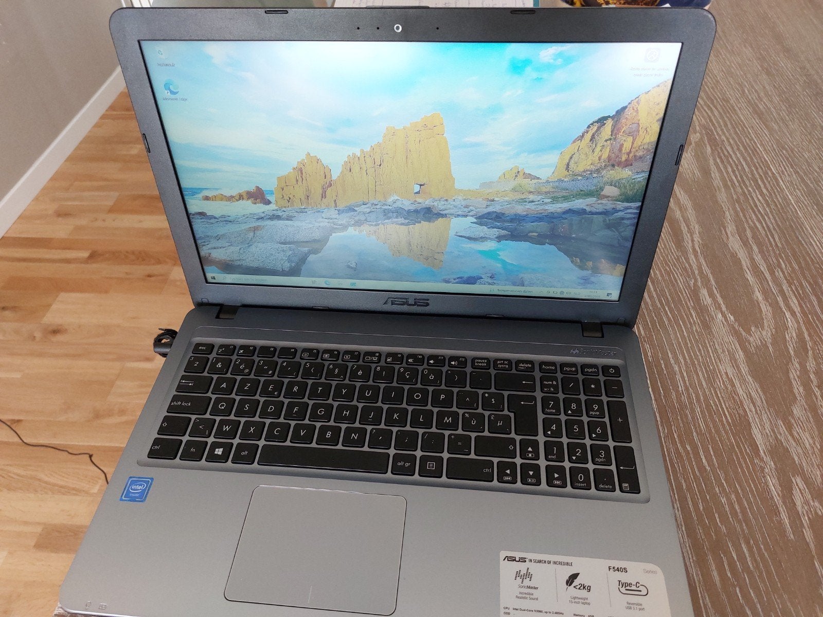 Ordinateur portable Asus F540S, Enlèvement
