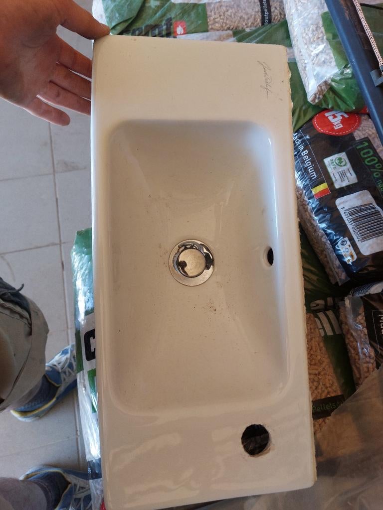 Petit évier lavabo Delafont en porcelaine avec bonde