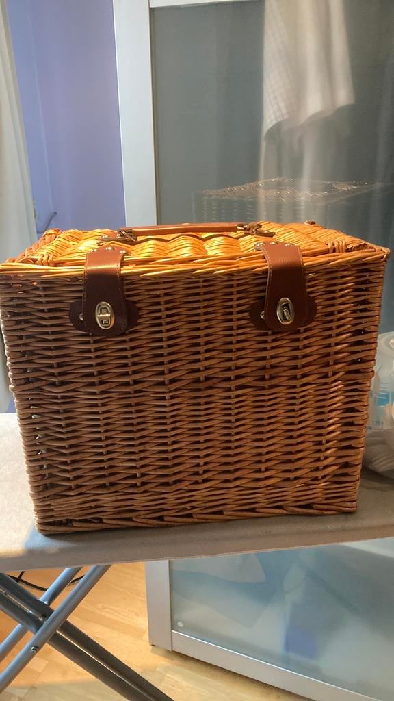 Mooie picknickmand, Ophalen, Zo goed als nieuw