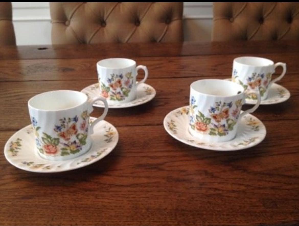 fijne porcelaine tasjes en onderschoteltje Aynsley, Ophalen