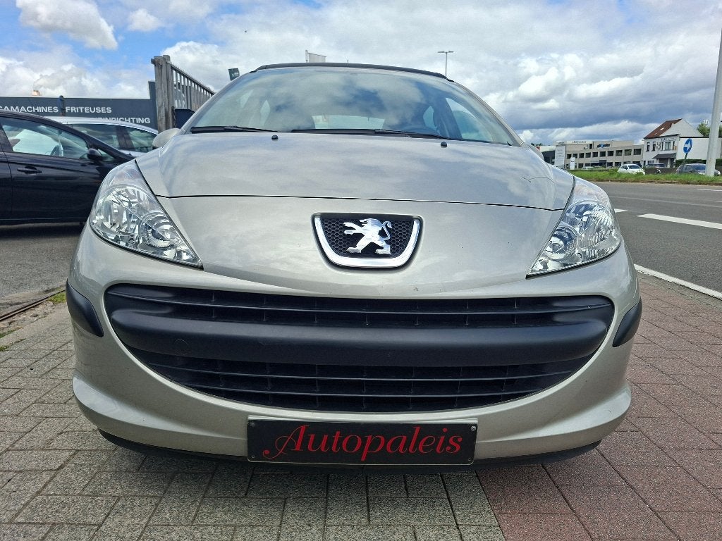 Peugeot 207 1.4i 60 000km!!!, Auto's, Peugeot, Voorwielaandrijving, Stof, 1360 cc, 4 cilinders