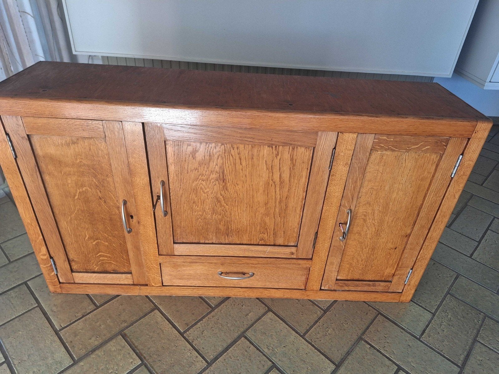 Commode, Enlèvement