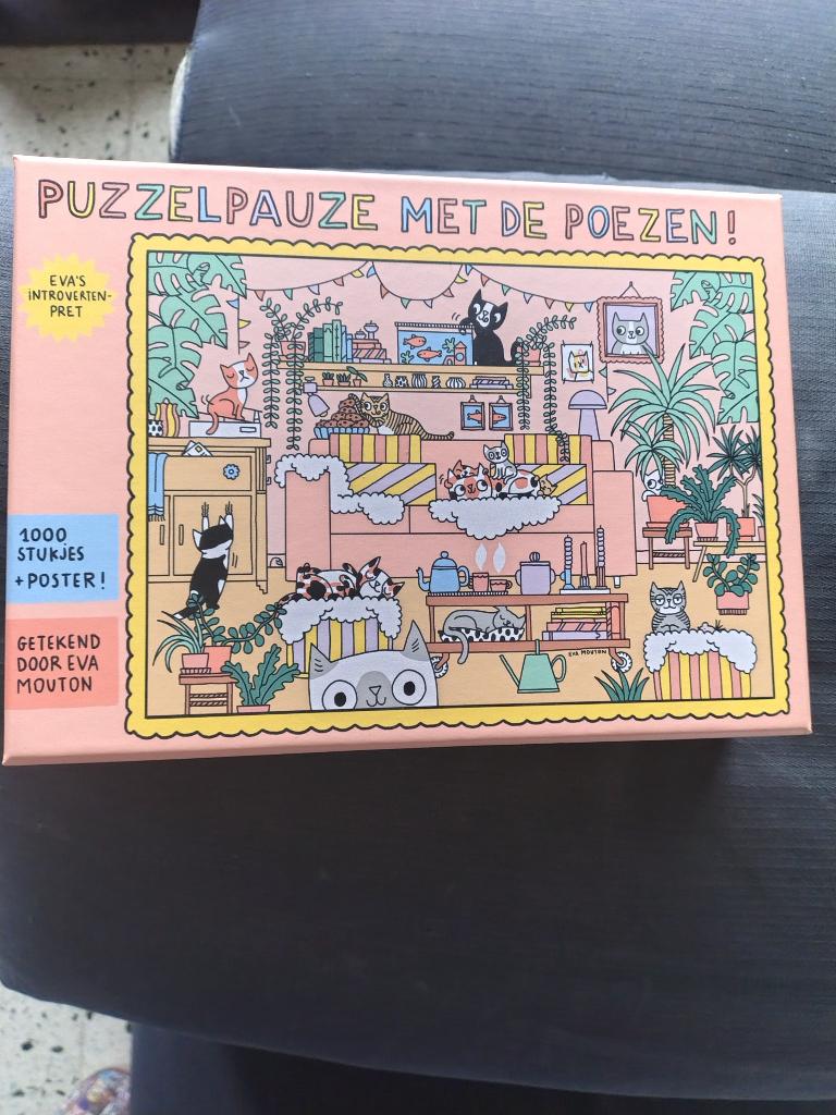 puzzel introvertenpret Eva Mouton puzzelpauze met poezen, Ophalen of Verzenden, 500 t/m 1500 stukjes, Zo goed als nieuw, Legpuzzel