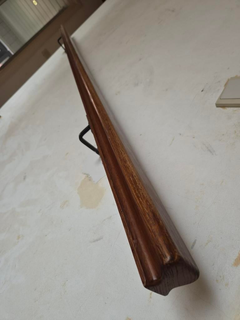 Vintage houten trapleuning 2 m, Doe-het-zelf en Bouw, Ophalen, Zo goed als nieuw, Overige metalen