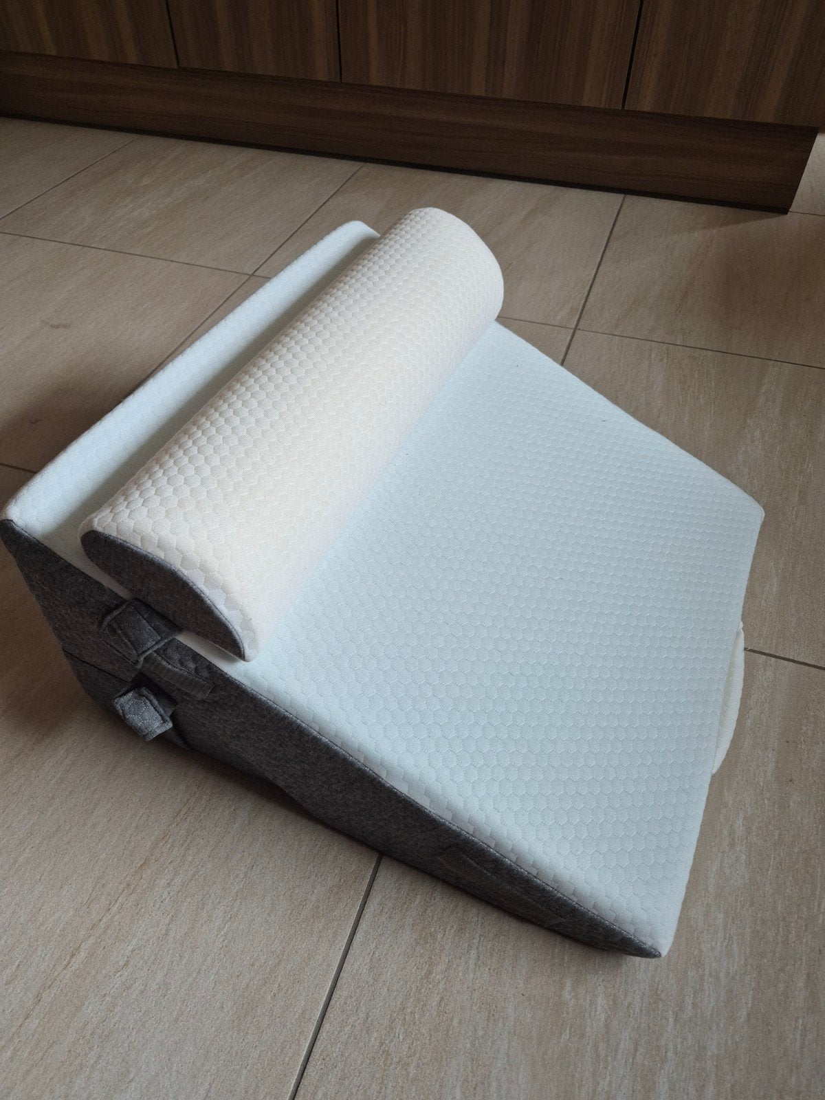 Coussin de soutien dorsal inutilisé avec enrouleur pour lit, Enlèvement