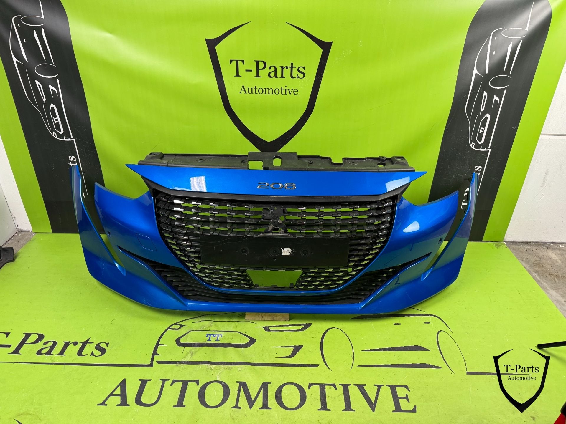 peugeot 208 voorbumper 4x pdc bumper 19+, Info@fabrikant.eu, Bumper, Fabrikant BV, Gebruikt