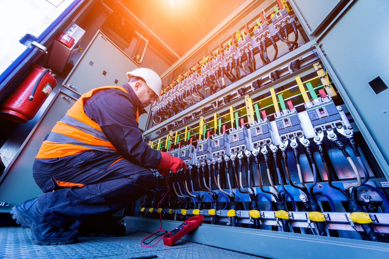 OFFRE D’EMPLOI – ÉLECTRICIEN EXPÉRIMENTÉ (H/F/X), Services & Professionnels, Électriciens
