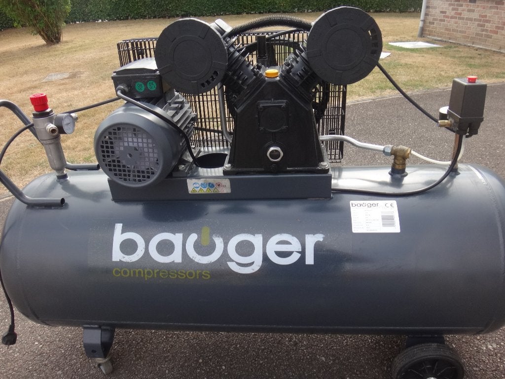 Compressor en toebehoren van Bauger, Doe-het-zelf en Bouw, Ophalen, 400 tot 800 liter/min, Zo goed als nieuw, Geluidgedempt