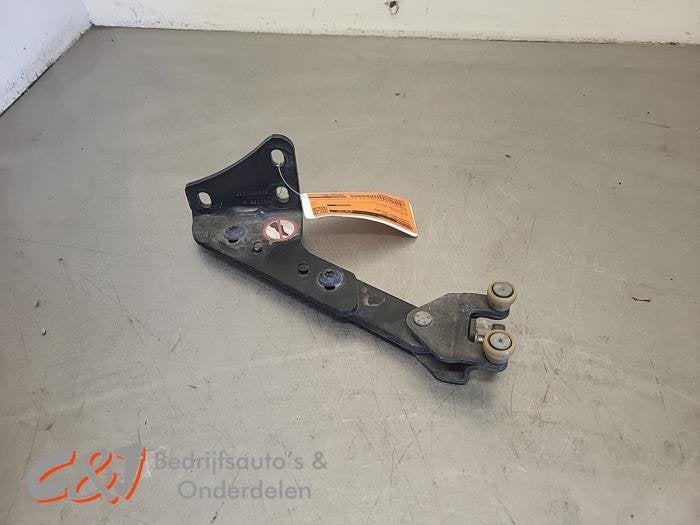 Roulette porte coulissante gauche d'un Peugeot Expert, -, 3 mois de garantie, Utilisé, -