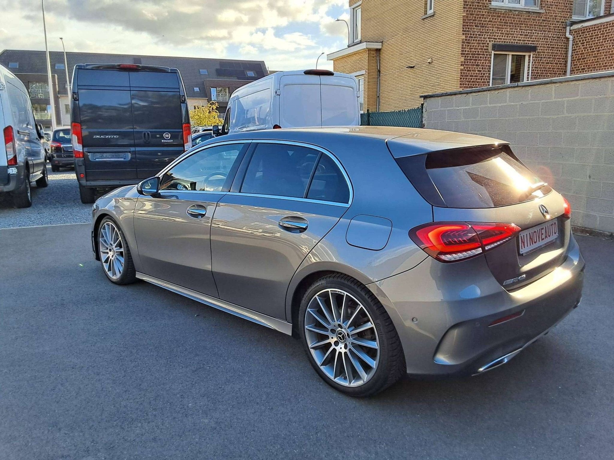 Mercedes-Benz A-Klasse 200 AMG AUTOMAAT CARPLAY CAMERA 360, Auto's, Gebruikt, 4 cilinders, Bedrijf, 150 pk