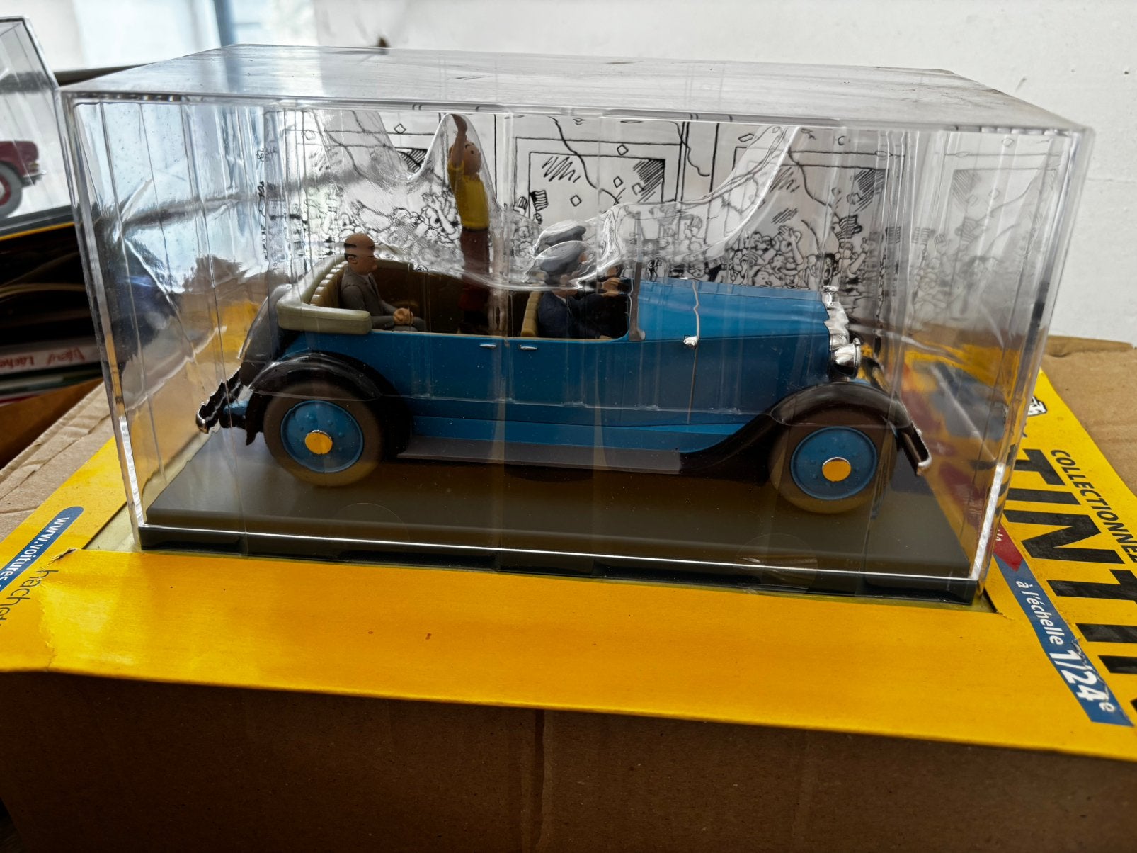 Voiture Tintin échelle 1:24e - n19 La limousine de Parade, Ophalen, Nieuw