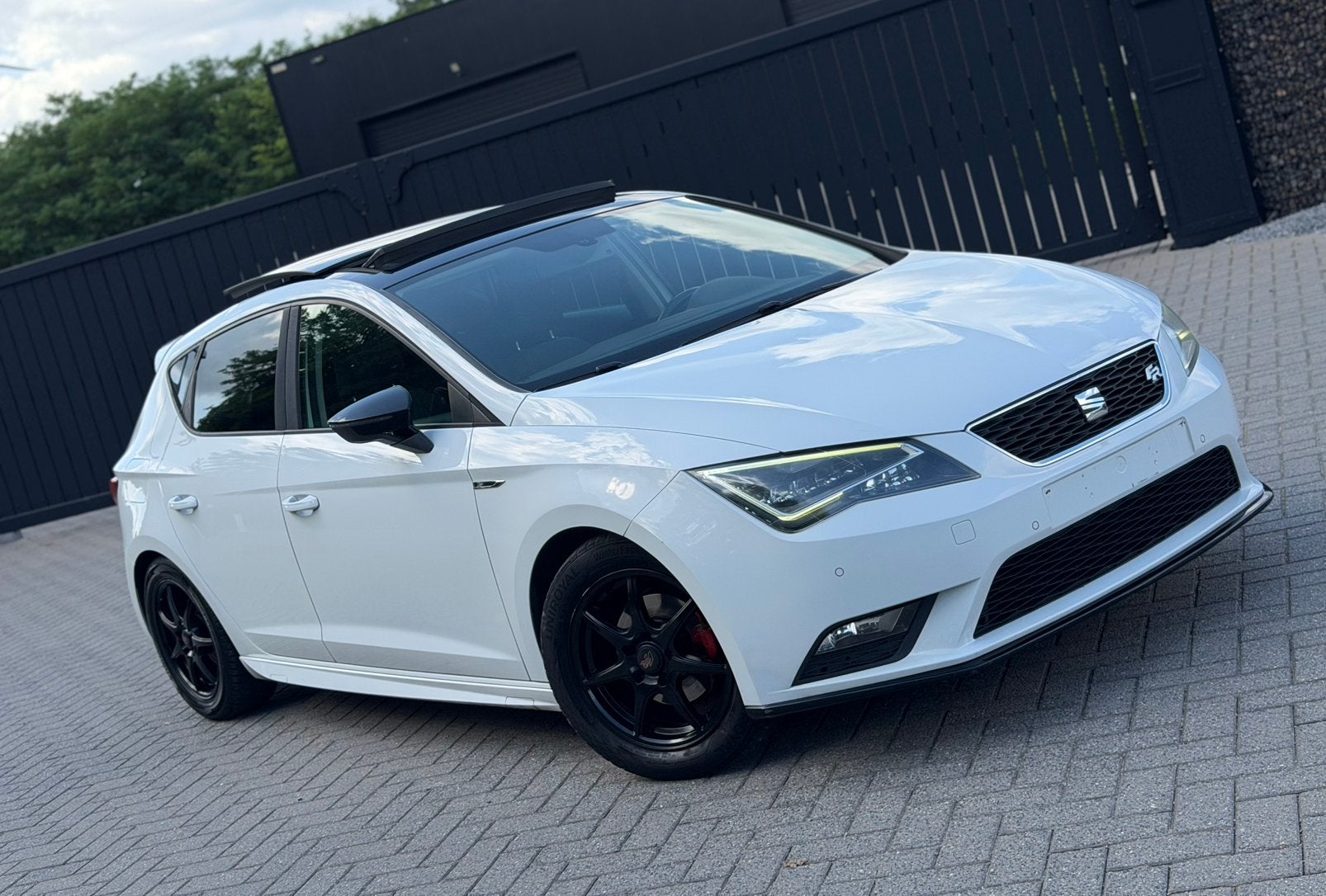 Seat leon FR 1.2 TSI **Pano**Dubbele uitlaat **, Auto's, Seat, Voorwielaandrijving, Euro 5, Stof, Zwart