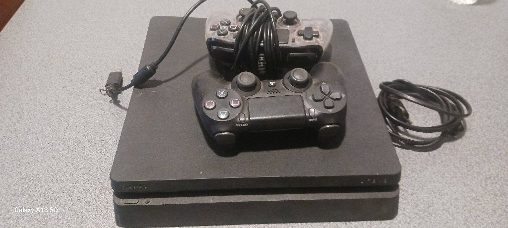 PS4 met 2 joysticks en games, Games en Spelcomputers, Ophalen of Verzenden, PlayStation 4