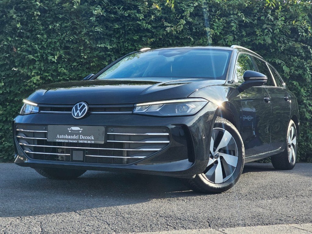 Volkswagen Passat 1.5 essence | ATTELAGE | CAMÉRA 360, Autos, Volkswagen, Achat, Entreprise, Noir, 5 portes