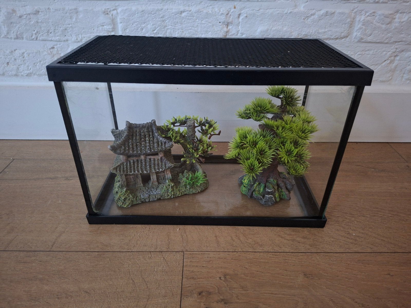 Klein aquarium / visbakje met decoratie, Ophalen, Decoratie