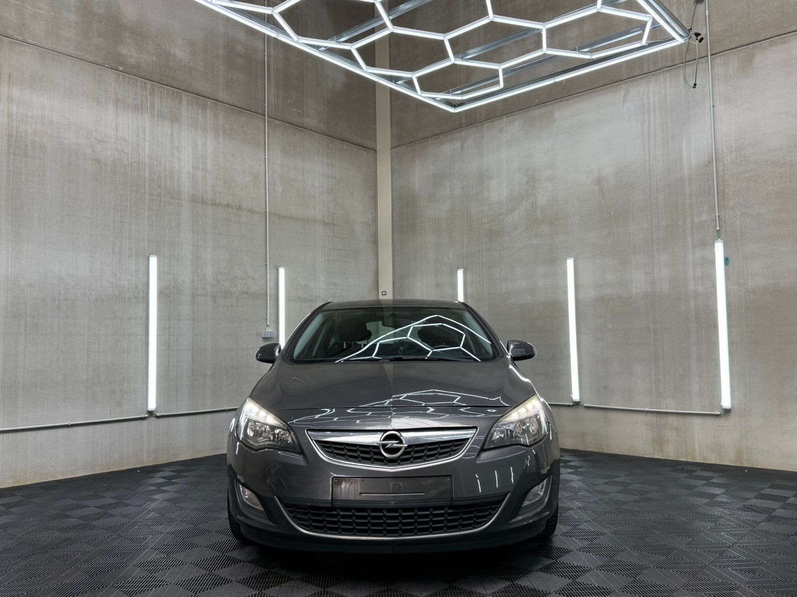 OPEL ASTRA/1.7DIESEL/EURO5/CRUISE/PARKSENSOR, Autos, Achat, Entreprise, Boîte manuelle, Entretenue par le concessionnaire