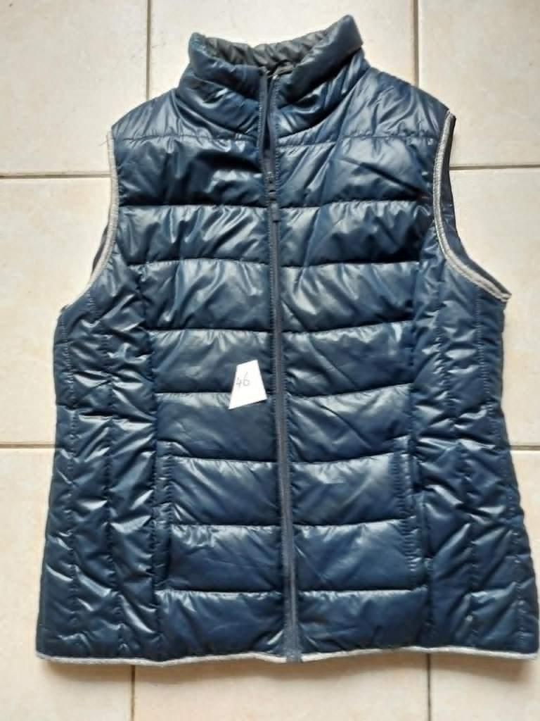Body blauw Maat 46 voor 4 €, Kleding | Dames, Bodywarmers, Ophalen, Zo goed als nieuw, Maat 46/48 (XL) of groter, Blauw