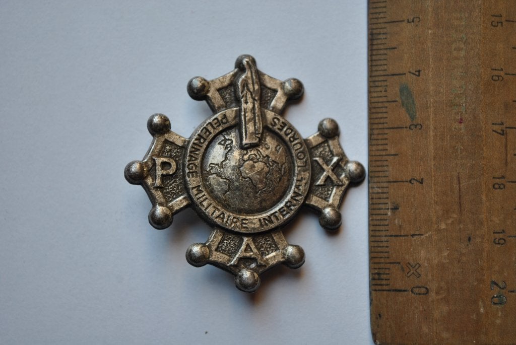 Insigne religieux LOURDES PELERINAGE MILITAIRE INTERNATIONAL, Collections, Enlèvement ou Envoi, Autres, Ruban, Médaille ou Ailes