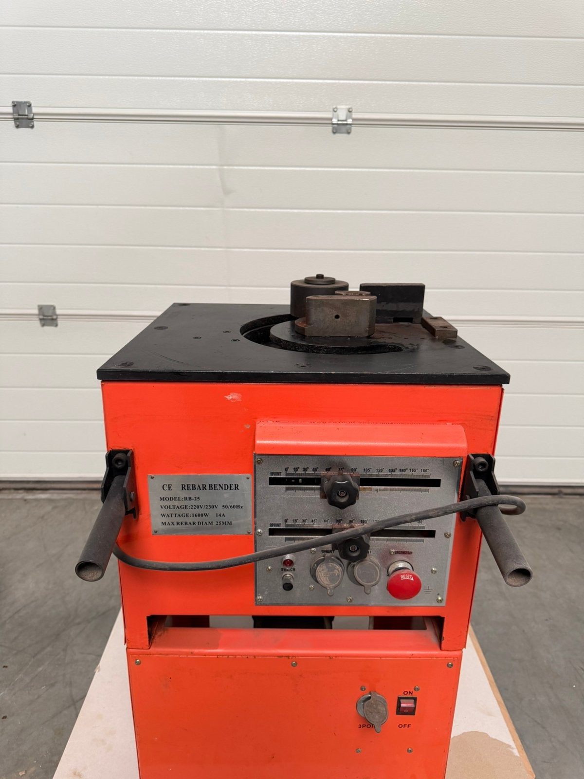 Plooi en knipmachine voor betonijzer rb 25 rebar bender, Ophalen, Zo goed als nieuw