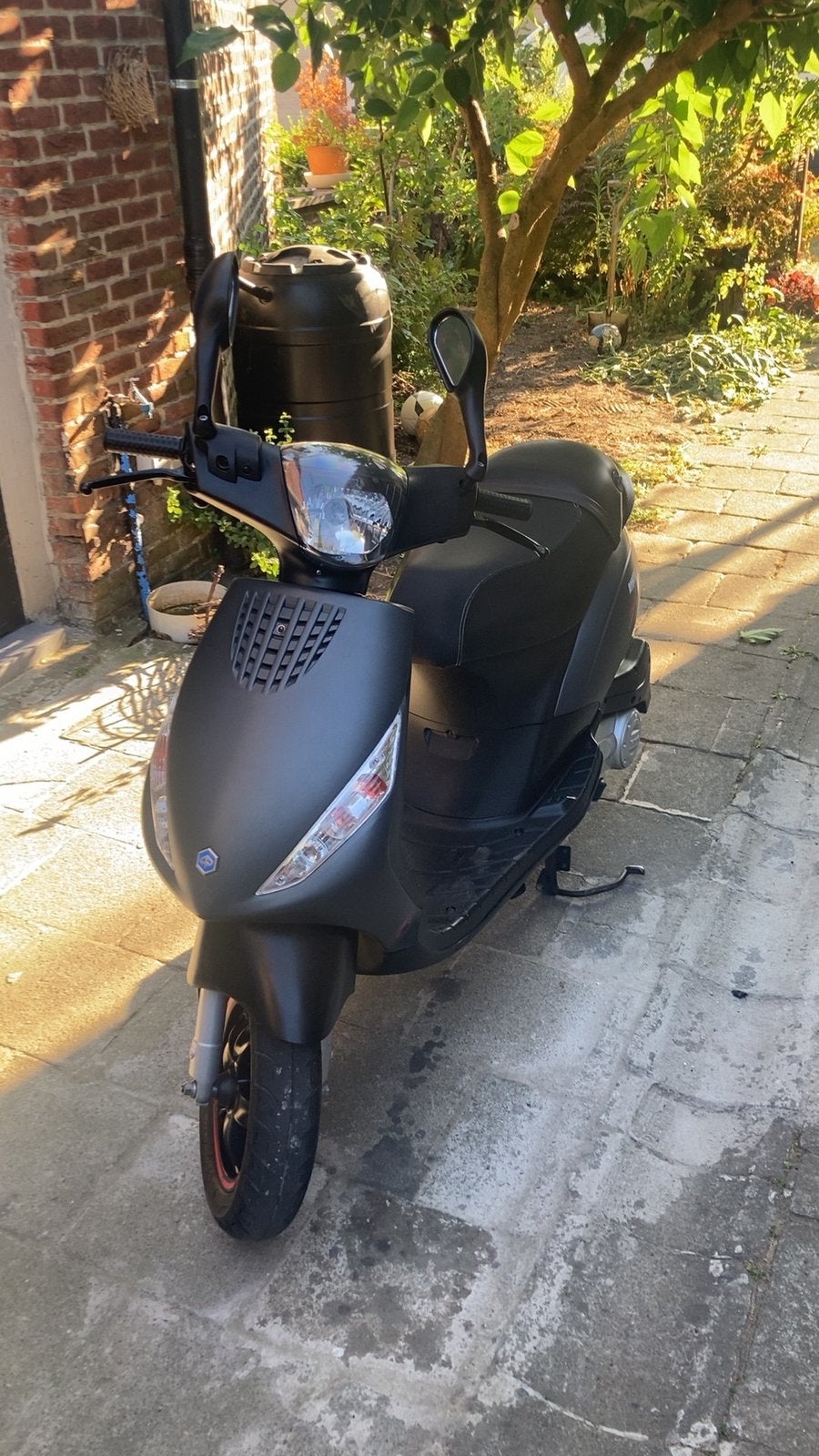 Zip a klasse iget tekoop/ te ruil, Fietsen en Brommers, Scooters | Piaggio, Ophalen, Zip, Klasse A (25 km/u), Zo goed als nieuw