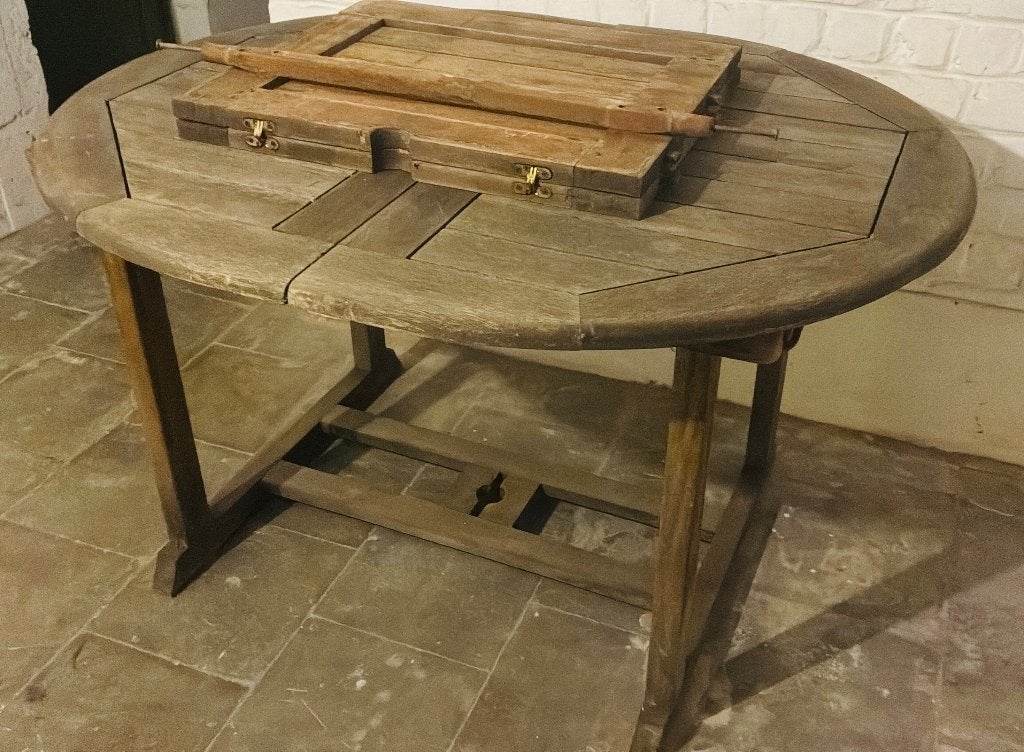 Table d'extérieur en bois massif - pliable - avec caractère, Enlèvement, Comme neuf, Ovale, Bois