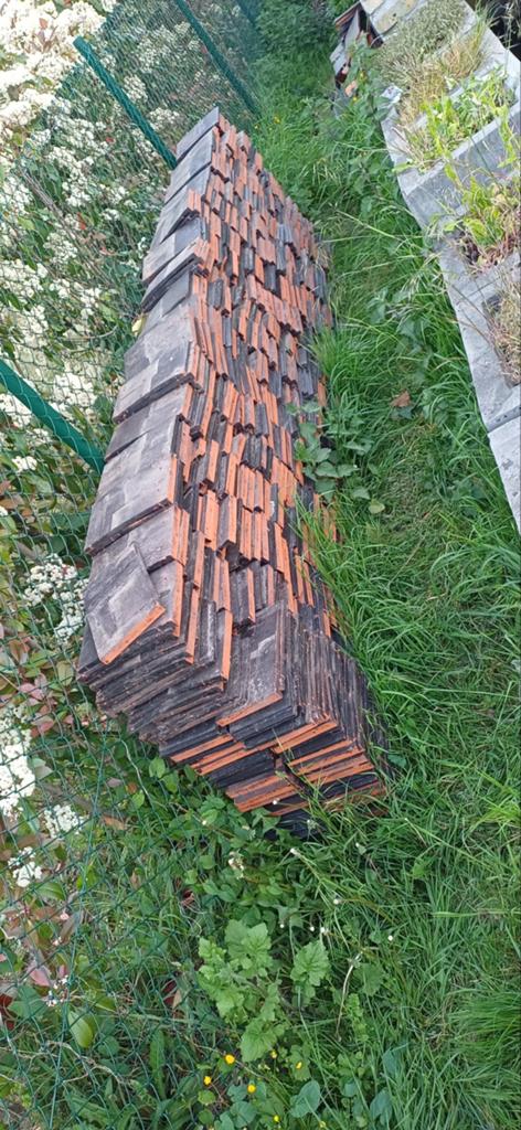 Lot Tuiles plates Benor, Bricolage & Construction, Enlèvement, Tuiles
