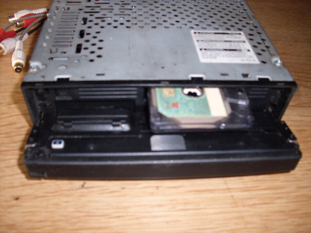 Autoradio, Ophalen