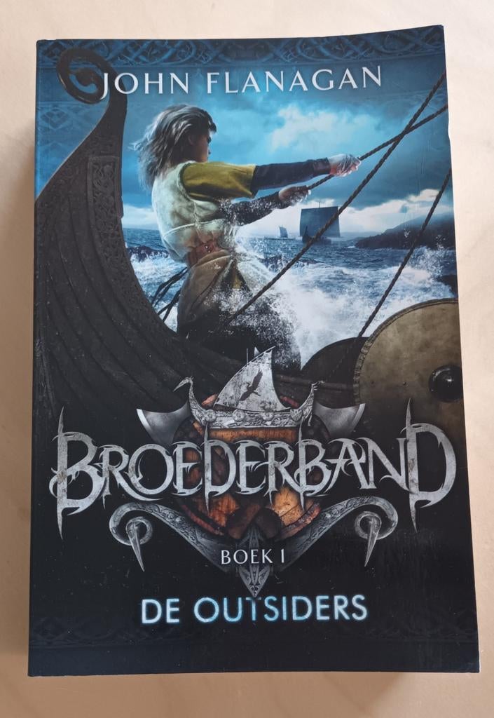 Broederband - boek 1 de outsider, Boeken, Ophalen of Verzenden