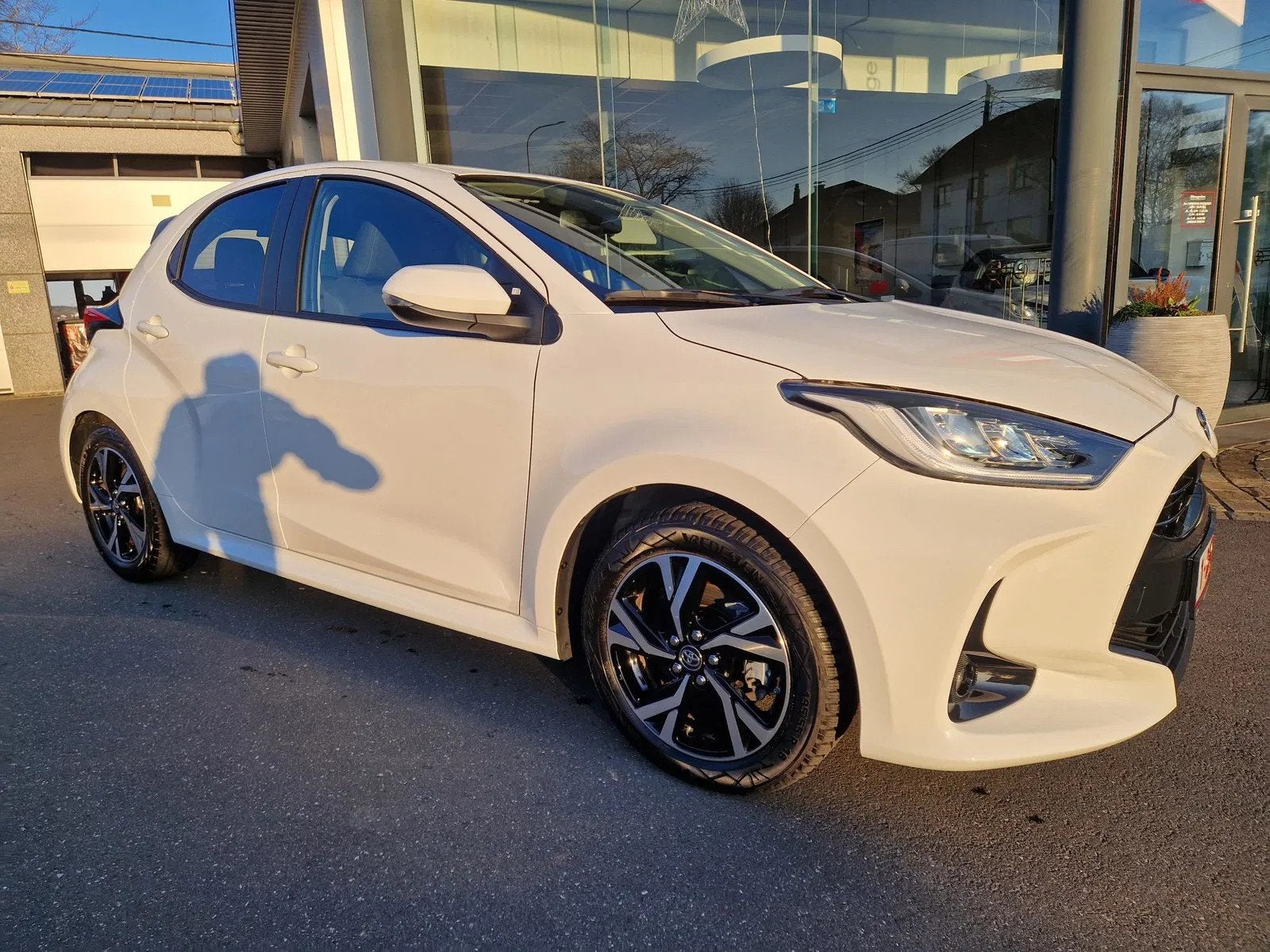 Toyota Yaris Dynamique (bj 2025, automaat), Auto's, Toyota, Automaat, 91 g/km, Stof, Gebruikt