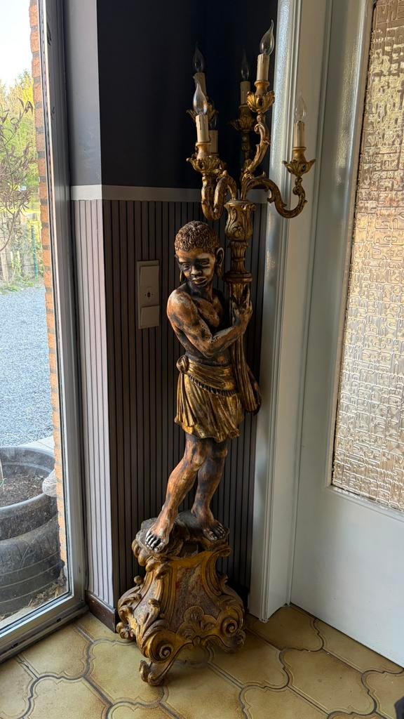 Nubien porte torche a restauree, Enlèvement, Utilisé