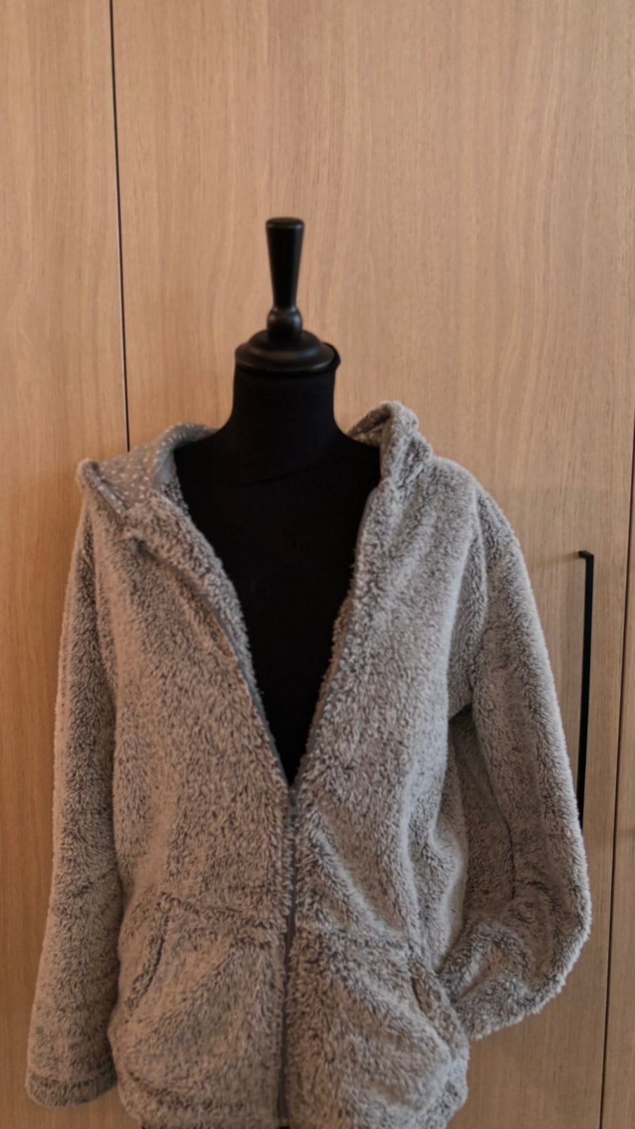 Gilet polaire (taille moyenne) lapin ;-), Enlèvement, Porté, Gris