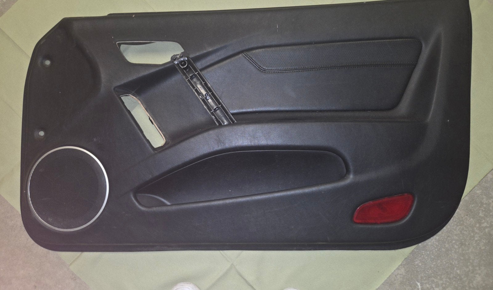 Hyundai 82302 Panel Compl-Front Door Trim, Right, Enlèvement, Avant, Hyundai, Porte