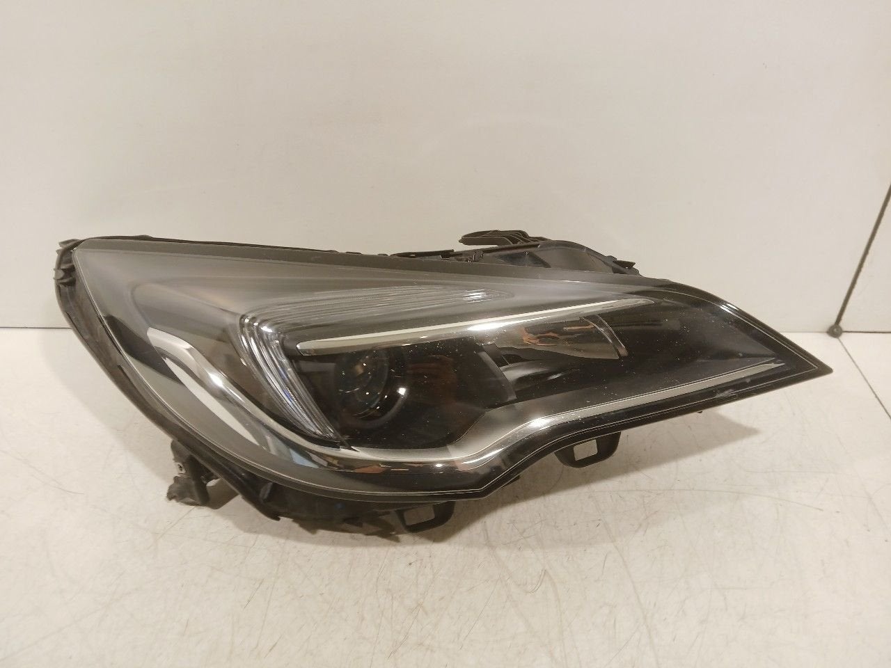 Koplamp rechts Opel Astra, Onderdelen@venauto.nl, Van der Ven Autorecycling B.V., Ettenseweg 76, 4706 PB Roosendaal, The Netherlands