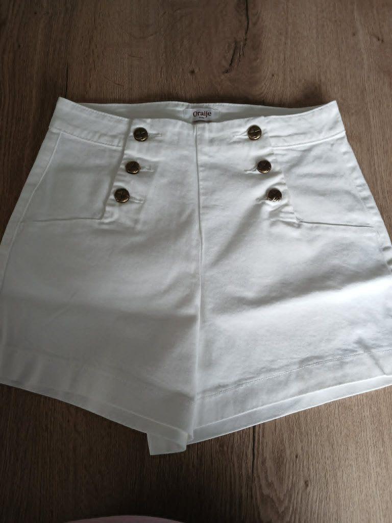 Korte damesshort(s), Kleding | Dames, Broeken en Pantalons, Ophalen of Verzenden, Nieuw, Beige