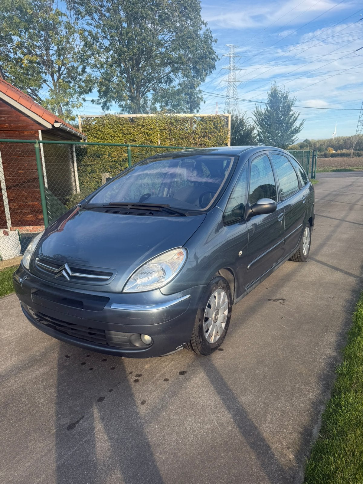 Citroën Xsara 1.6 benzine met keuring voor verkoop 1750 euro, Auto's, Voorwielaandrijving, Dealer onderhouden, Xsara, Zwart