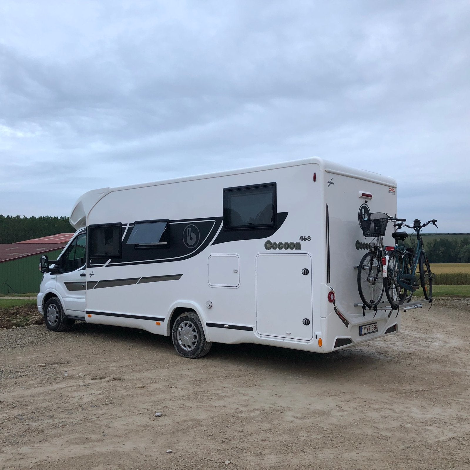 Mobilhome Benimar 468, Caravans en Kamperen, Mobilhomes, Automaat, Dakluik, Ford, Douche