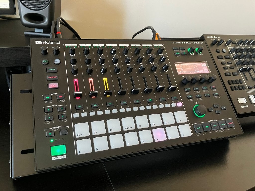 Roland MC-707 Groovebox, Enlèvement, Utilisé, Roland