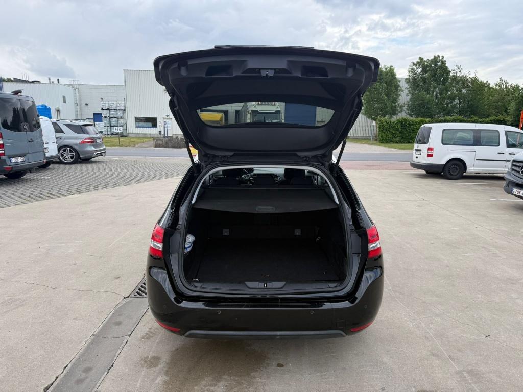 Peugeot 308 (Stock ID 26132) — 8