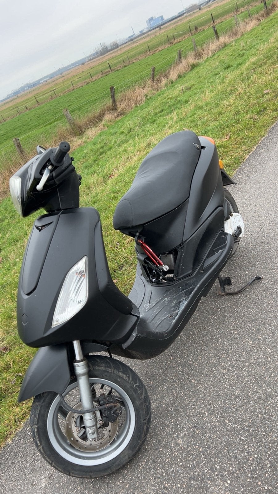 Piaggo fly 4takt a klasse, Fietsen en Brommers, Ophalen, Zo goed als nieuw