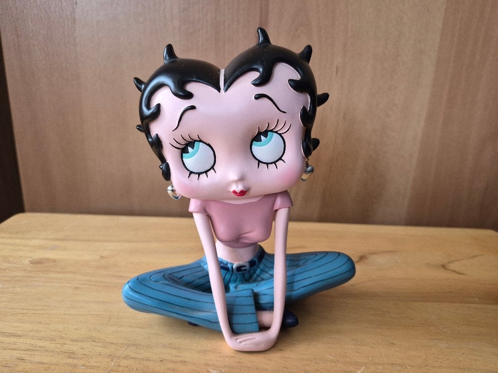 Statuette Betty Boop assise, Enlèvement, Comme neuf, Humain
