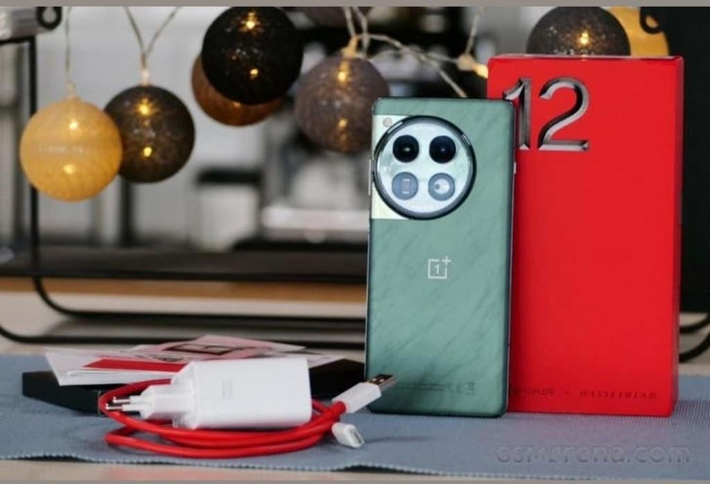 OnePlus 12 16GB 512GB in NIEUWE STAAT met veel toebehoren, Telecommunicatie, Mobiele telefoons | Overige merken, Ophalen of Verzenden